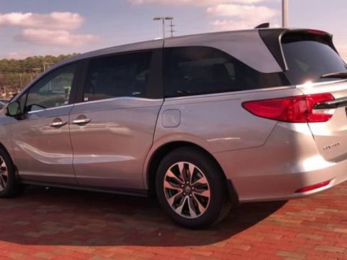 Used 2021 Honda Odyssey EX-L image 6
