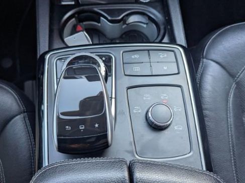 Used 2017 Mercedes-Benz GLS 550 4MATIC image 39