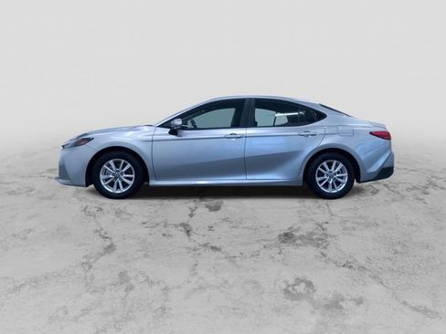 Used 2025 Toyota Camry LE image 7