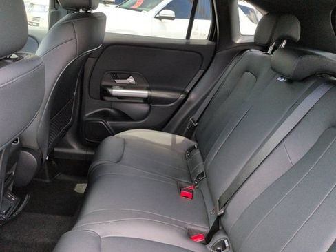 Used 2025 Mercedes-Benz GLA 250 image 14