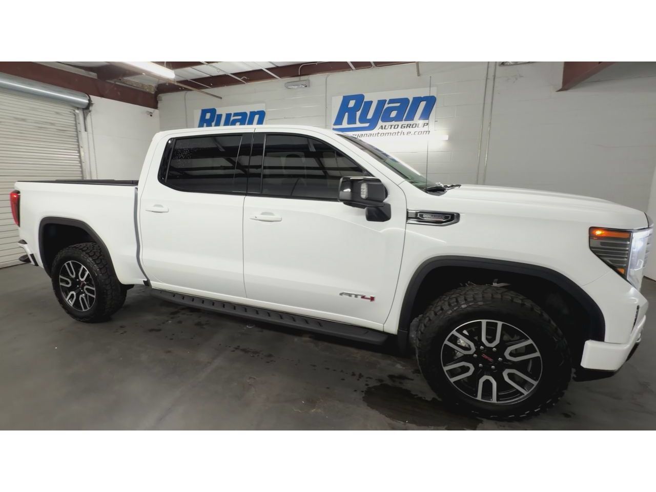 Certified 2025 GMC Sierra 1500 AT4 w/ AT4 Premium Package AWD/4WD image 2