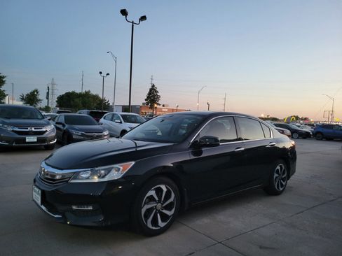 Used 2017 Honda Accord EX-L image 3