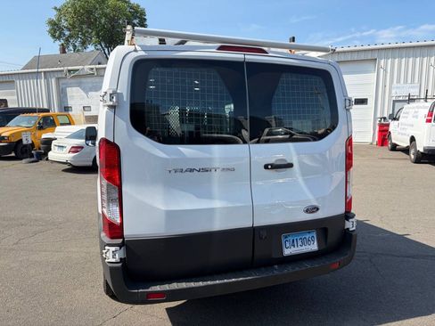 Used 2018 Ford Transit 250 130 Low Roof w/ Exterior Upgrade Package RWD image 5