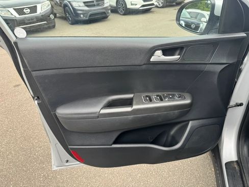Used 2017 Kia Sportage LX FWD image 20