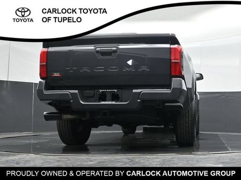 Used 2025 Toyota Tacoma TRD Sport AWD/4WD image 36