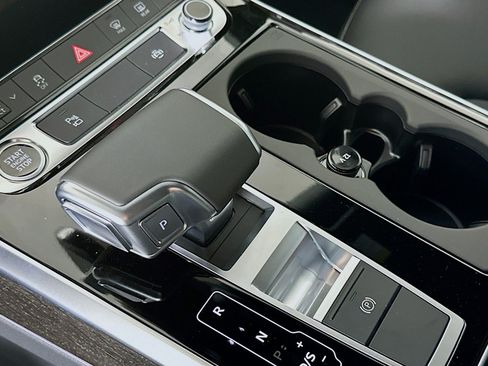 New 2026 Audi Q8 Premium AWD/4WD image 7