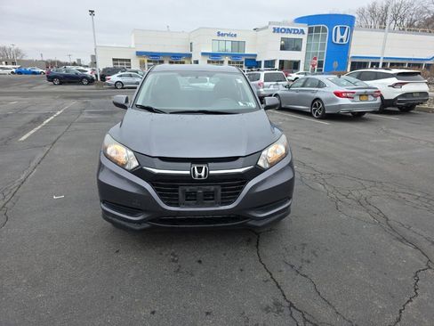 Used 2018 Honda HR-V LX image 2