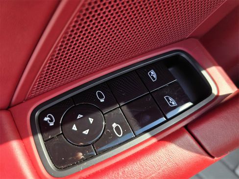 Used 2021 Porsche 911 Carrera S image 9