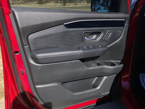 Used 2025 Honda Pilot EX-L image 24