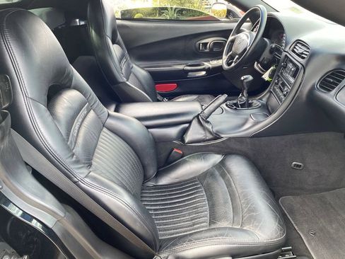 Used 2004 Chevrolet Corvette Convertible w/ Preferred Equipment Group image 13