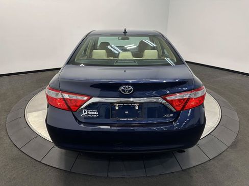 Used 2017 Toyota Camry XLE w/ Moonroof Package FWD image 6