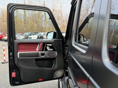 Used 2025 Mercedes-Benz G 63 AMG 4MATIC image 27