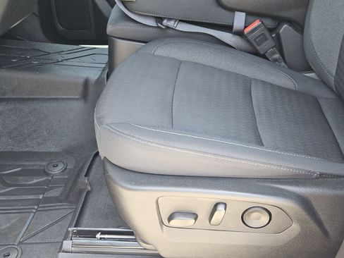 Certified 2025 Chevrolet Silverado 2500 Custom w/ Custom Value Package AWD/4WD image 31