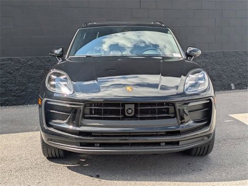 Used 2025 Porsche Macan image 6