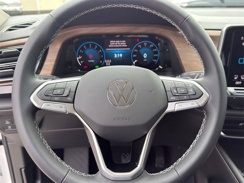 New 2026 Volkswagen Atlas SE image 13