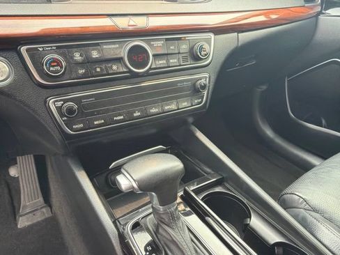 Used 2017 Kia Cadenza Premium FWD image 20