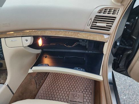 Used 2009 Mercedes-Benz E 350 Sedan image 37