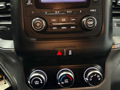 Used 2020 RAM 3500 Tradesman w/ Chrome Appearance Group image 28