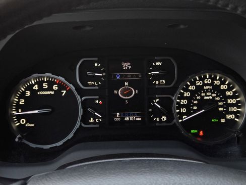 Used 2019 Toyota Tundra Limited w/ Limited Premium Package image 25