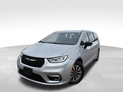Used 2024 Chrysler Pacifica Limited