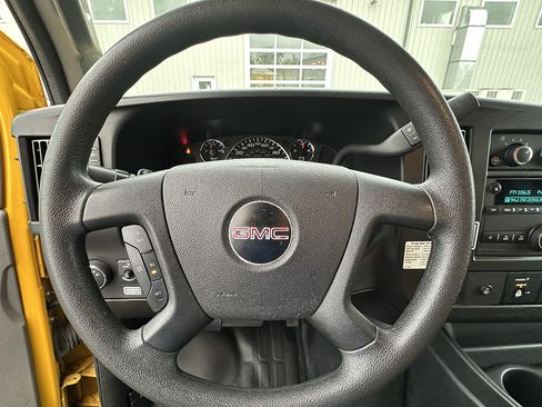 Used 2021 GMC Savana 3500 Extended w/ Power Convenience Package RWD image 31