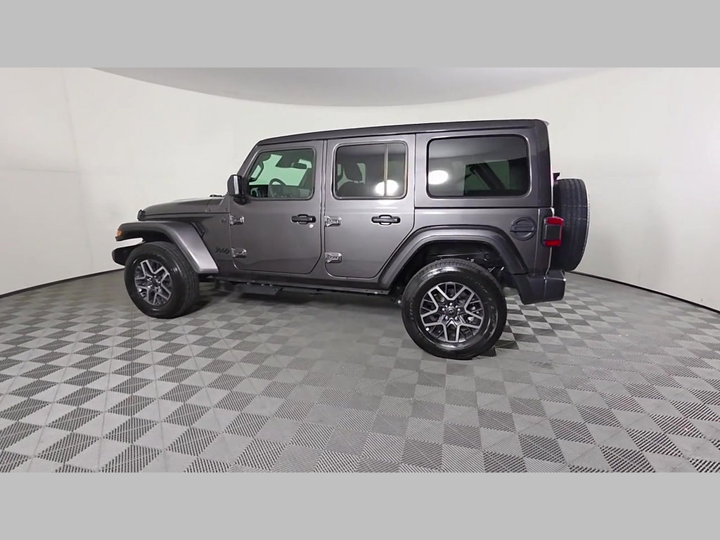 Used 2026 Jeep Wrangler Unlimited Sahara AWD/4WD image 46