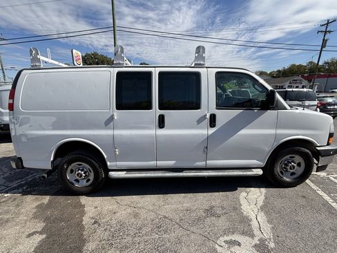 Used 2018 GMC Savana 2500 w/ Driver Convenience Package RWD image 7