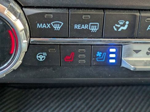 Certified 2024 Ford F450 Limited w/ FX4 Off-Road Package image 31