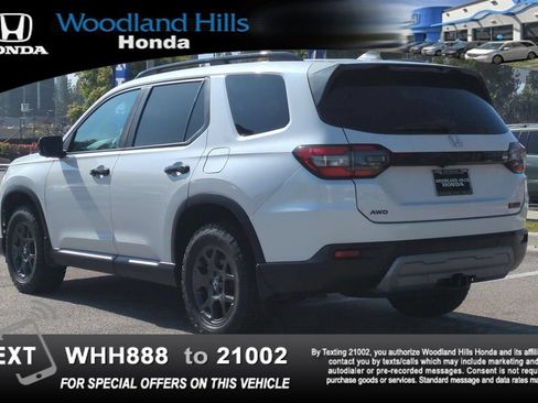 Certified 2023 Honda Pilot TrailSport image 7