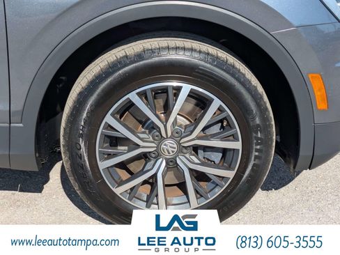 Used 2020 Volkswagen Tiguan SEL AWD/4WD image 10