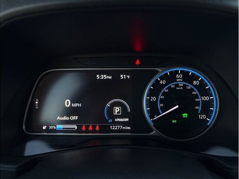 Used 2024 Nissan Leaf S image 16