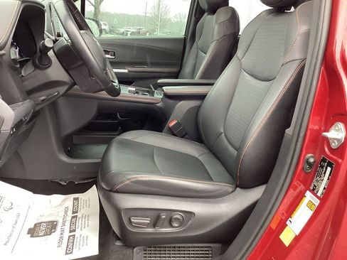 Used 2021 Toyota Sienna XSE w/ XSE Plus Package image 15