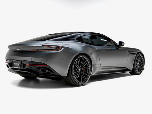Used 2024 Aston Martin DB12 Coupe RWD image 2