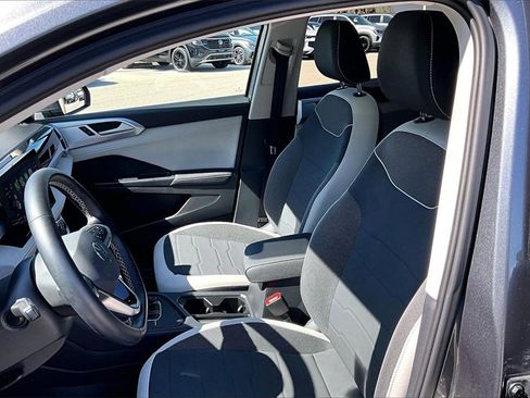 Certified 2025 Volkswagen Taos SE w/ Panoramic Sunroof Package image 21