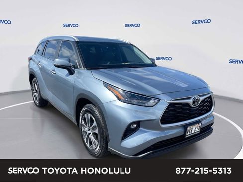 Used 2023 Toyota Highlander XLE image 1