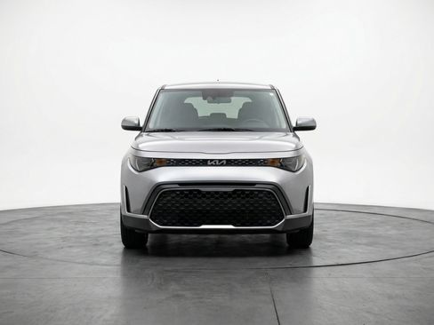 Used 2025 Kia Soul LX w/ LX Technology Package image 2