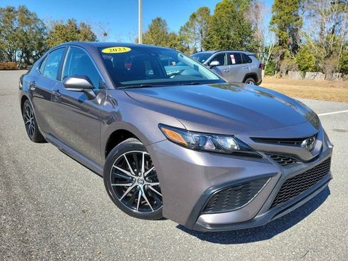 Used 2023 Toyota Camry SE image 8