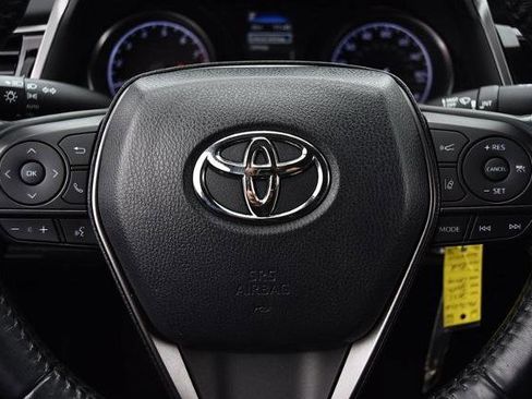 Used 2021 Toyota Camry SE image 16
