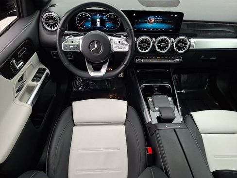 Certified 2023 Mercedes-Benz GLB 250 4MATIC image 11