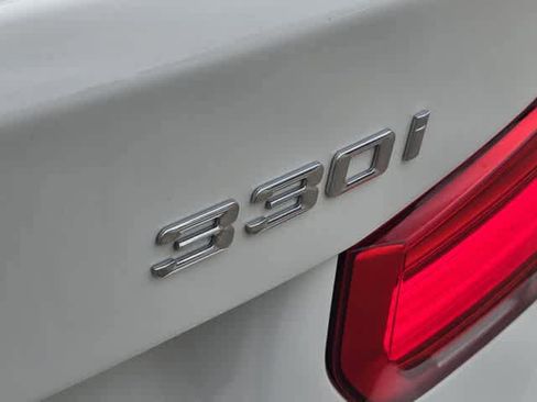 Used 2018 BMW 330i Sedan RWD image 7