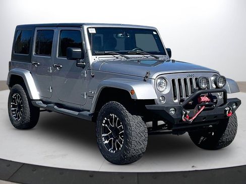 Used 2017 Jeep Wrangler Unlimited Sahara w/ Connectivity Group image 2