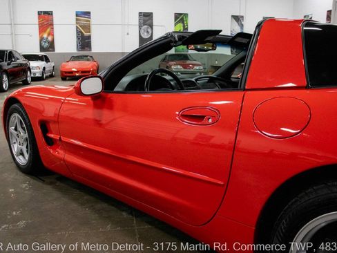 Used 2000 Chevrolet Corvette Coupe image 23