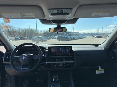 New 2026 Nissan Pathfinder SV image 28