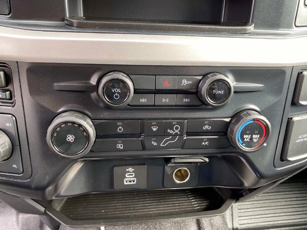 Used 2025 Ford F550 4x4 Regular Cab Super Duty image 21