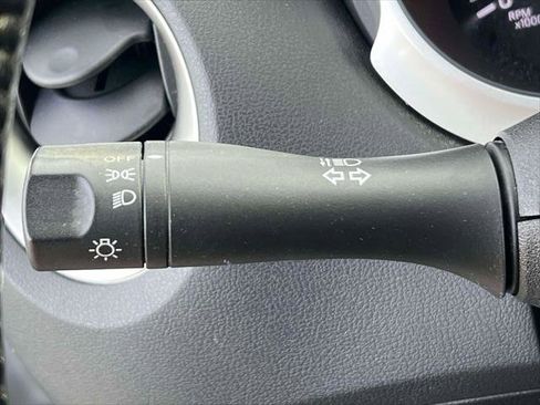 Used 2013 Nissan Juke SV image 22