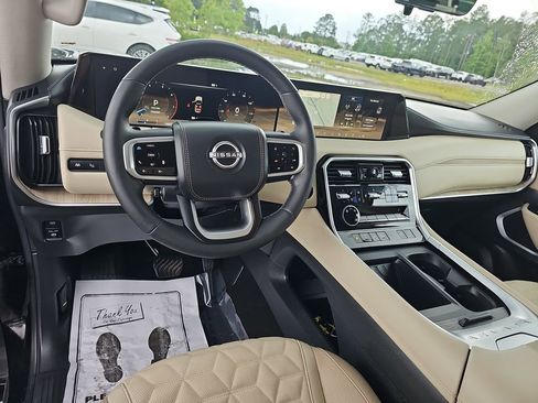 Used 2025 Nissan Armada Platinum Reserve RWD image 22