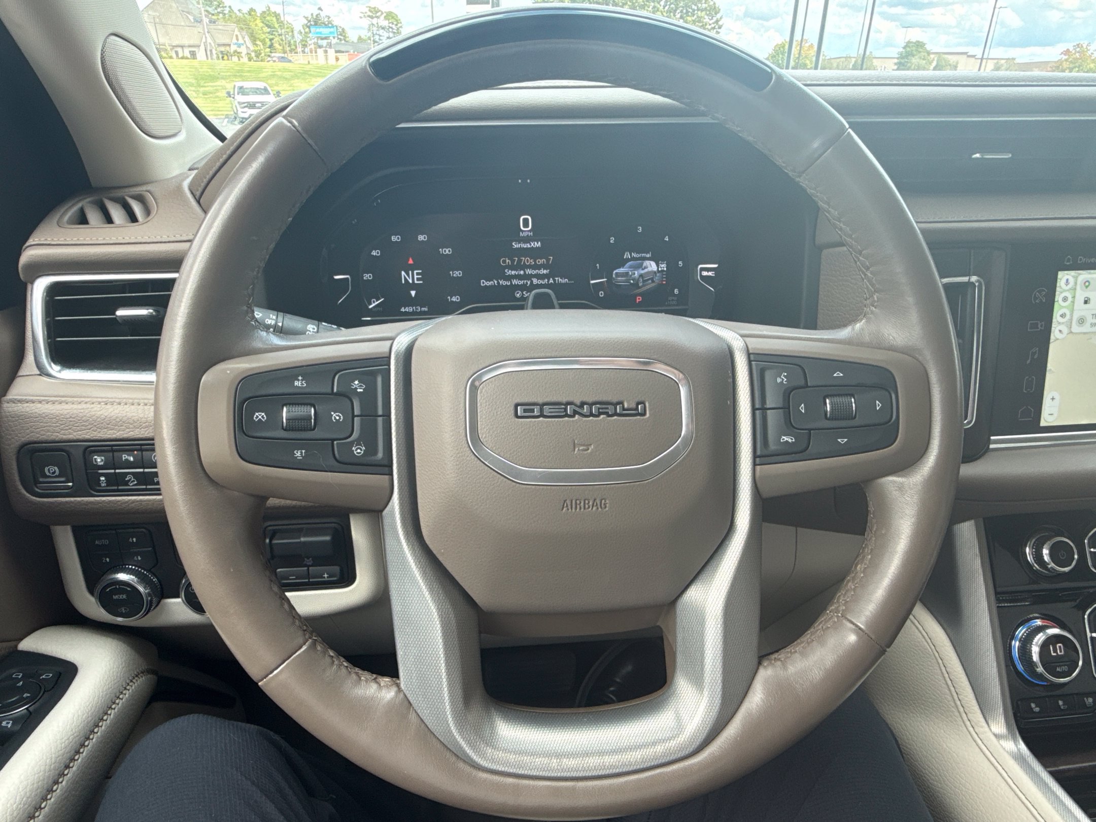 Used 2023 GMC Yukon Denali w/ Advanced Technology Package AWD/4WD image 16