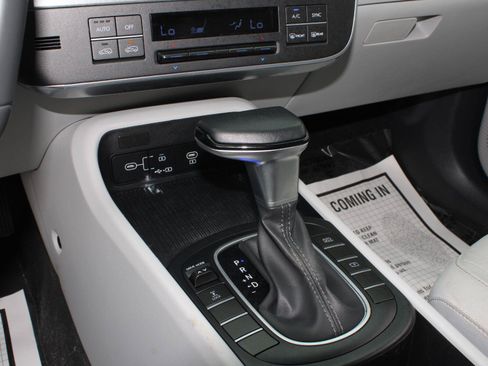 Used 2024 Hyundai Kona SEL AWD/4WD image 13