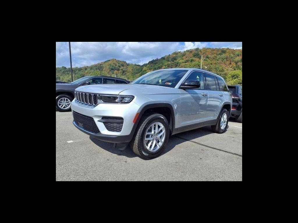 New 2025 Jeep Grand Cherokee Laredo X w/ Luxury Tech Group I AWD/4WD image 2