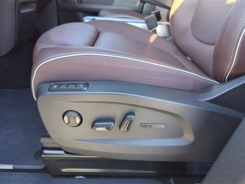 Used 2025 Volkswagen ID. Buzz Pro S RWD image 13